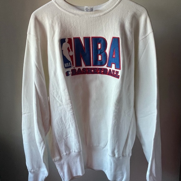 100% AUTHENTIC white, navy, and red โ90s VINTAGE NBA x CHAMPION Crewneck - Picture 3 of 3